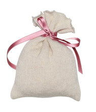 Load the image into the gallery viewer, engage cashmere sachet with Swiss stone pine shavings
